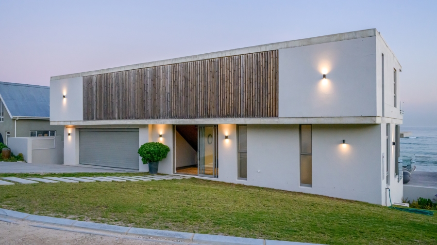 5 Bedroom Property for Sale in Suiderstrand Western Cape